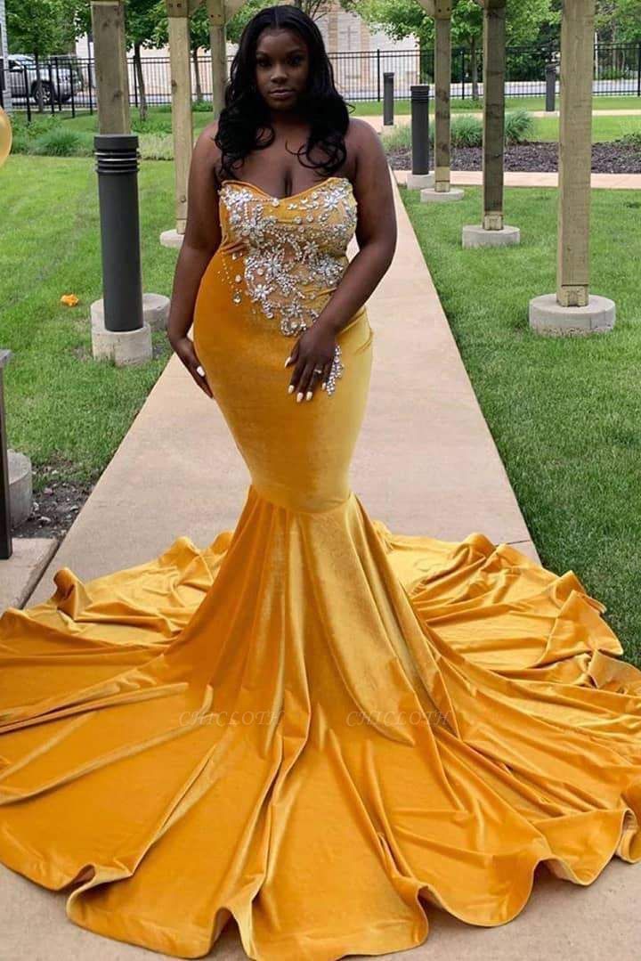 Chicloth Yellow Sleeveless Sweetheart Mermaid Prom Dresses with Train