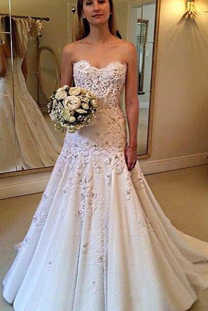 Chicloth Elegant Sweetheart with Lace Appliques Strapless Wedding Dress