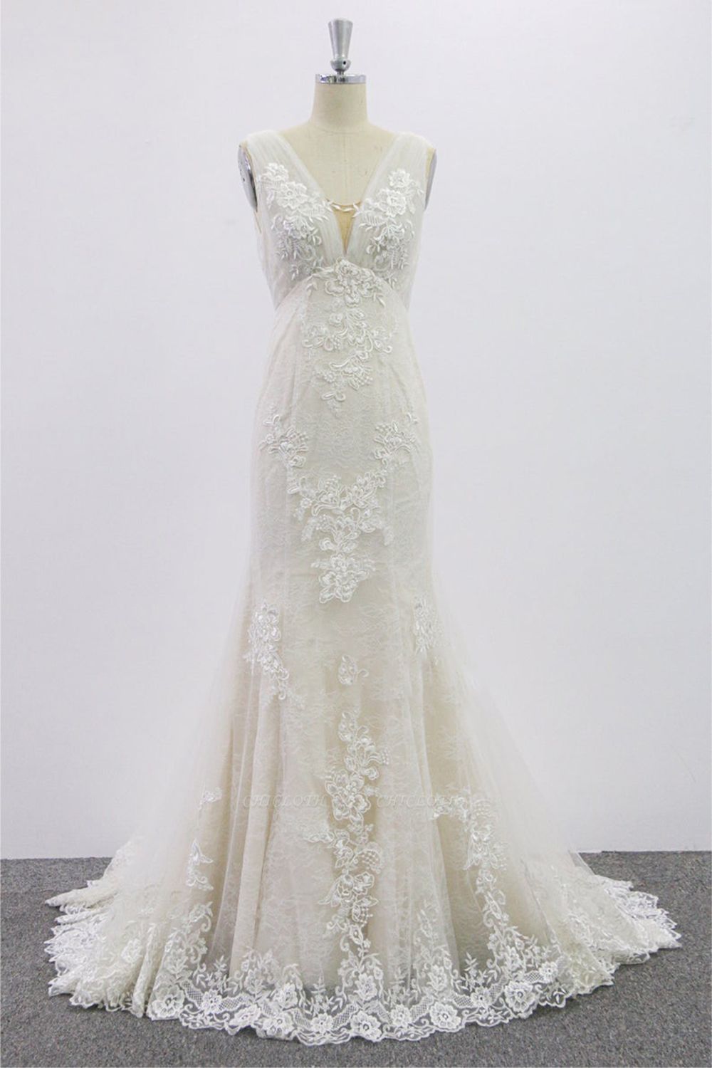 SD1957 Mermaid V-neck Floral Appliques Tulle Backless Wedding Dress