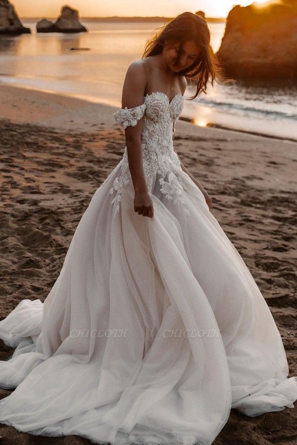 Sexy Off-the-shoulder sleeveless Tulle Wedding Dress with Lace