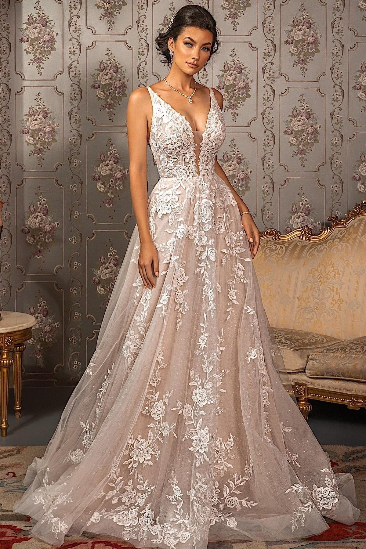 Classy V-neck Appliques Lace Spaghetti Straps Sleeveless A-Line Wedding Dresses
