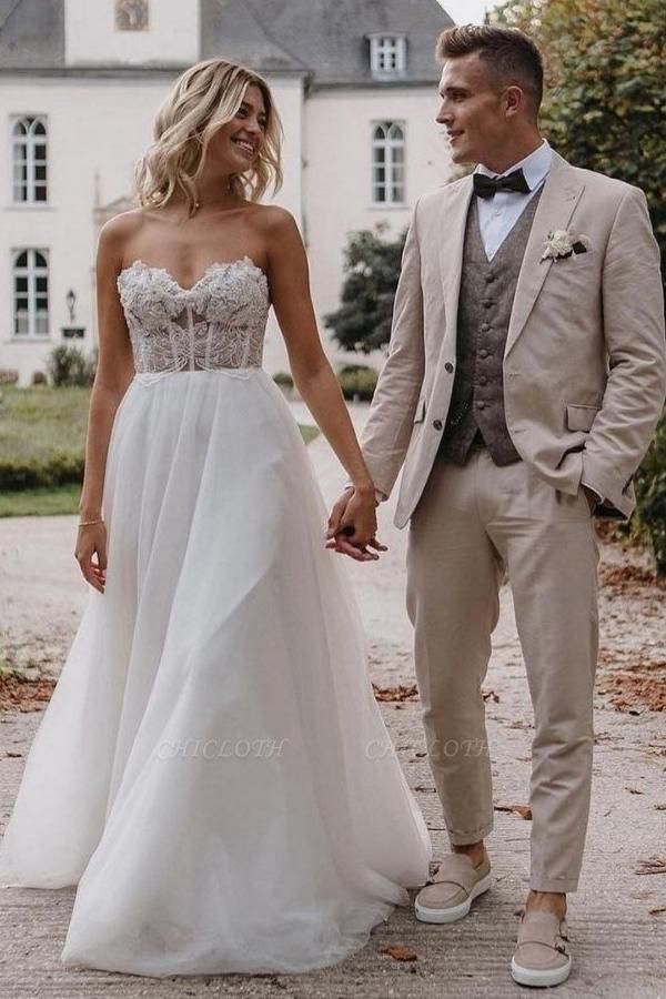 Elegant Strapless Sweetheart A-Line Sleeveless Lace Wedding Dress
