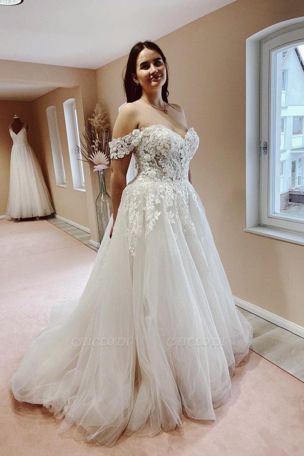 Elegant sweetheart capsleeves aline lace wedding dress
