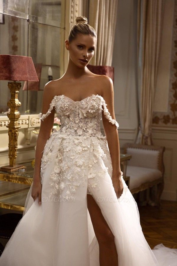 Elegant sweetheart capsleeves A-line  Lace Wedding Dress splitfront