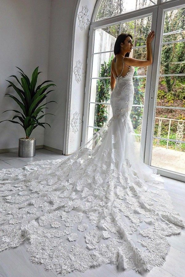 Elegant spaghettistraps sleeveless mermaid lace wedding dress