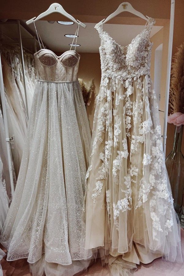 Elegant sweetheart capsleeves A-line lace wedding dress