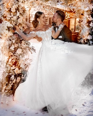 Gorgeous Off-the-shoulder Long-Sleeve A-Line Floor-Length Lace Wedding Dresses_2