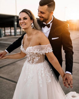 Unique Off-the-shoulder Sleeveless Empire Wedding Dress with Lace_4