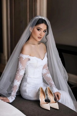 Fabulous Off-the-shoulder Long-Sleeve Mermaid Floor-Length Lace Wedding Dresses with Chapel Train_7
