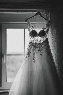 Elegant Jewel A-Line Backless Sleeveless Chapel Tulle Wedding Dresses with Ruffles_4