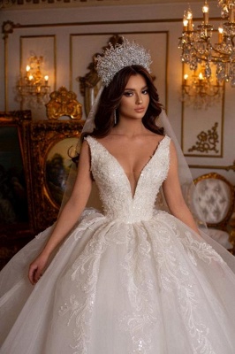 Exquisite Floor Length Deep V-Neck Lace Ball Gown Tulle Wedding Dress with Appliques_3