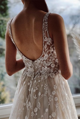 Champagne A-line Floor Length Straps V-neck Wedding Dress_4