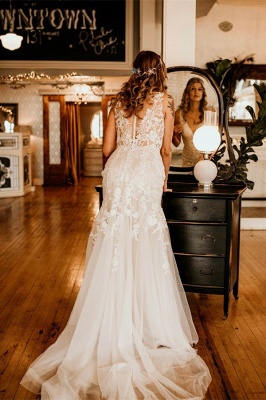 Elegant Sleeveless Straps V-neck A-Line Tulle Wedding Dress with Ruffles_2