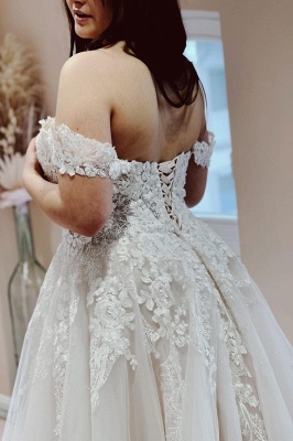 Elegant sweetheart capsleeves aline lace wedding dress_4