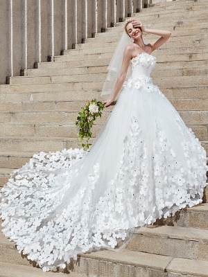 Ball Gown Wedding Dresses Strapless Court Train Tulle Strapless Country Glamorous Plus Size_3