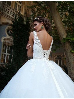 Ball Gown Wedding Dresses V Neck Court Train Lace Tulle Spaghetti Strap Country Illusion Detail Backless_6