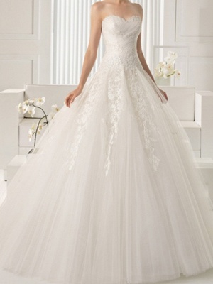 A-Line Wedding Dresses Strapless Sweep \ Brush Train Lace Sleeveless Beach_1