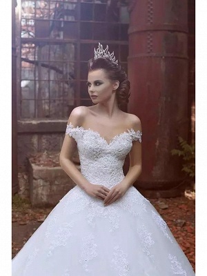 Ball Gown Wedding Dresses Off Shoulder Sweep \ Brush Train Lace Tulle Short Sleeve Glamorous Illusion Detail_2