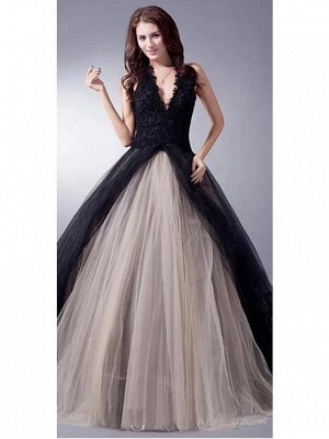 Ball Gown Wedding Dresses V Neck Sweep \ Brush Train Lace Tulle Regular Straps Sexy Plus Size Black Modern_1